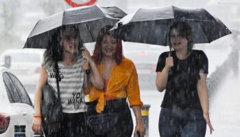 istanbul icin firtina ve saganak alarmi LaY5KM7n