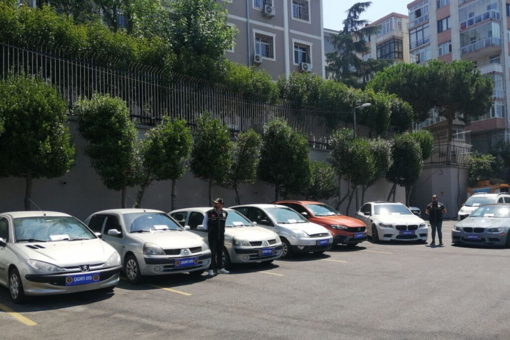istanbul merkezli 10 ildeki chang arac operasyonunda yakalanan 19 supheli tutuklandi JK2DgYle