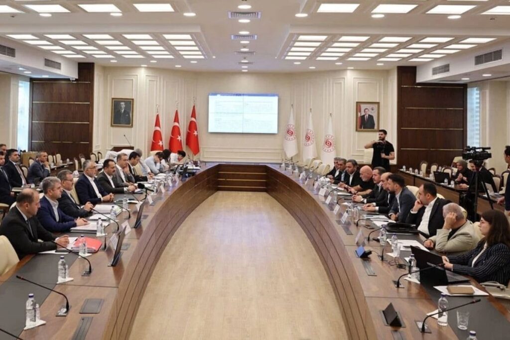 kamu isveren heyeti memur zammi icin hakem heyetine basvurdu c18kAFYW