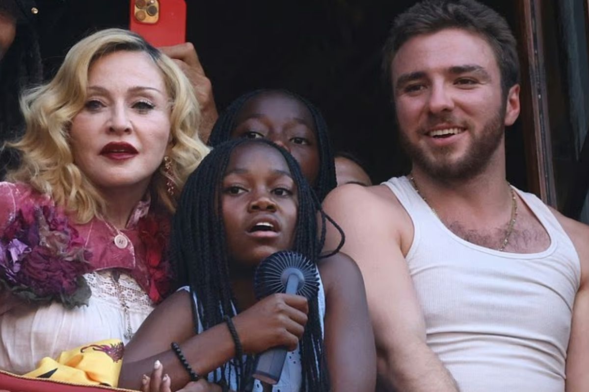 madonna yeni yasini ikonik at yarisinda kutladi 0