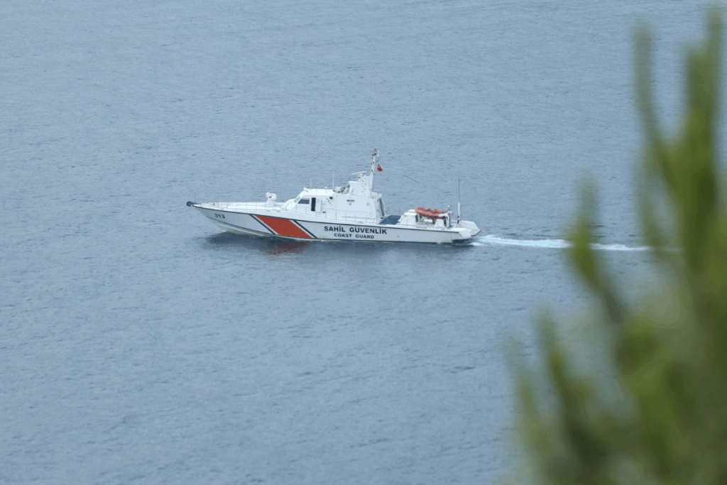 marmara adasi aciklarinda parcalanmis halde bulunan teknedeki is insani halit yukayi arama calismalari ucuncu WPemHaEV
