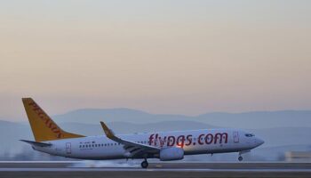 motoruna leylek giren pegasus ucagi acil inis yapti kiOW3eqb