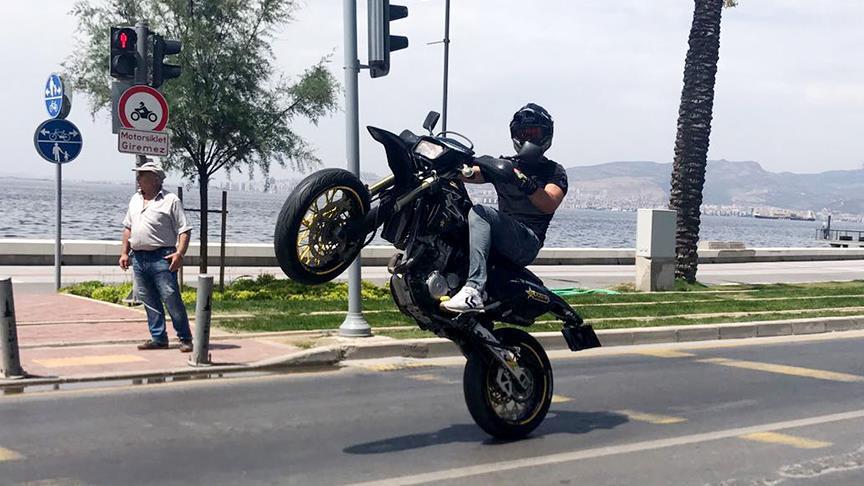 motosikletlilerin kural tanimazligi istanbul sokaklarinda her gecen gun kaosa donusuyor turkiye hindistan mi oluyor lRuBtCdD
