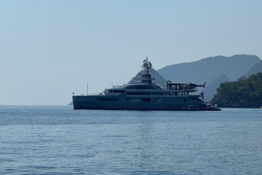 rus milyarder alexander svetakovun 250 milyon dolarlik mega yati cloudbreak antalya aciklarinda goruntulendi duw6bDxU