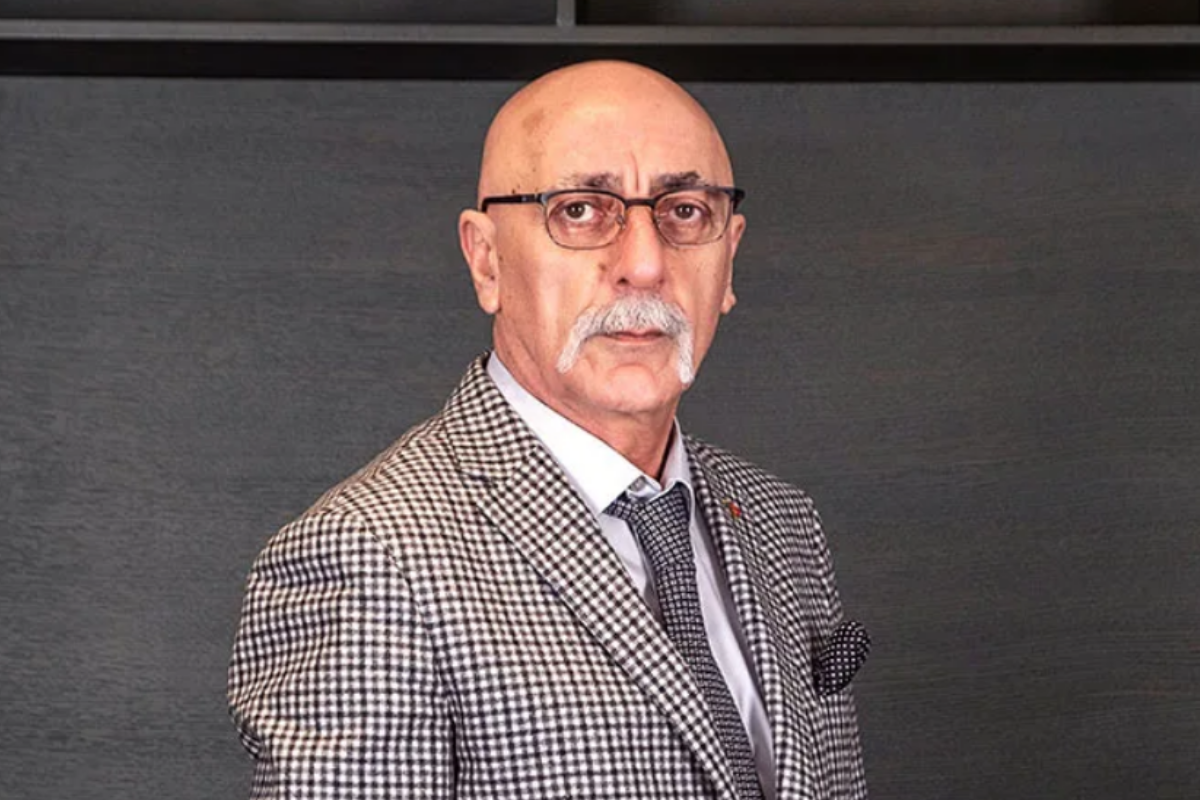rus sahibinin once terk edip sonra sahip ciktigi yati 40 milyon euroya satin alan U1Ym8P2E