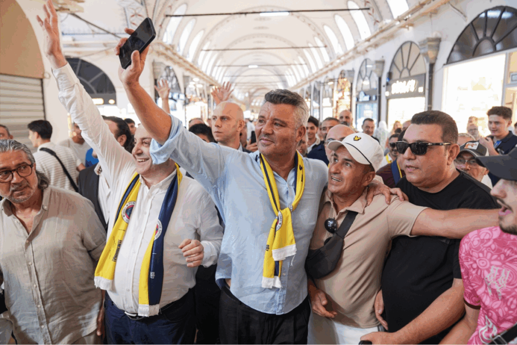 sadettin saran kapalicarsi turunda gfMg92mi