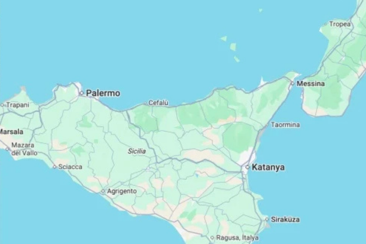 sicilyada binlerce kisi italya ile sicilyayi baglayacak kopruyu protesto etti 0 QZpua71t