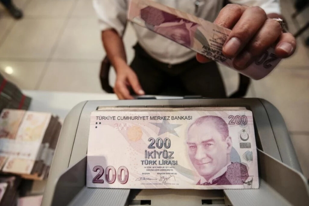 siki para politikasi tl mevduatin vadesini kisaltti 3 aylik vadeli hesaplarin payi yuzde 70e wK3XsOg7