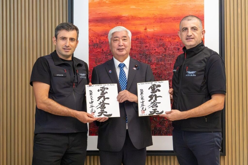 silahli iha icin 676 milyon dolar kaynak ayiran japonyanin savunma bakani nakatani baykari ziyaret LgZ4L74z