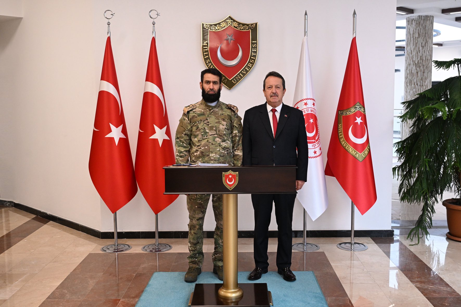 suriye savunma bakanligindan turkiyenin harp enstitulerine ziyaret 1 In3k43Nq
