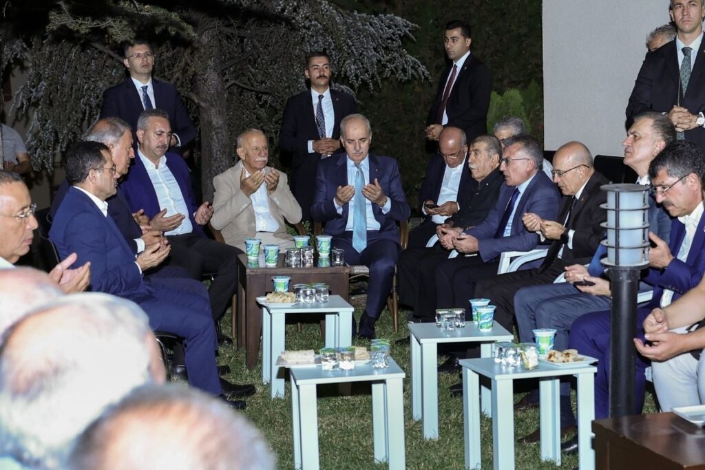 tbmm baskani numan kurtulmus agabeyi vefat eden hazine ve maliye bakani simseke taziye ziyaretinde s77yDsHU