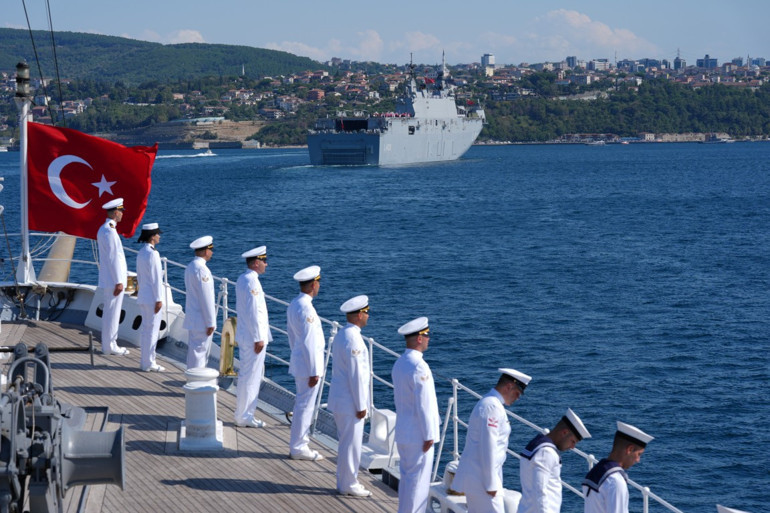 teknofest mavi vatan kapsaminda istanbul bogazinda gecit toreni duzenlendi 0 KTYzY1ti
