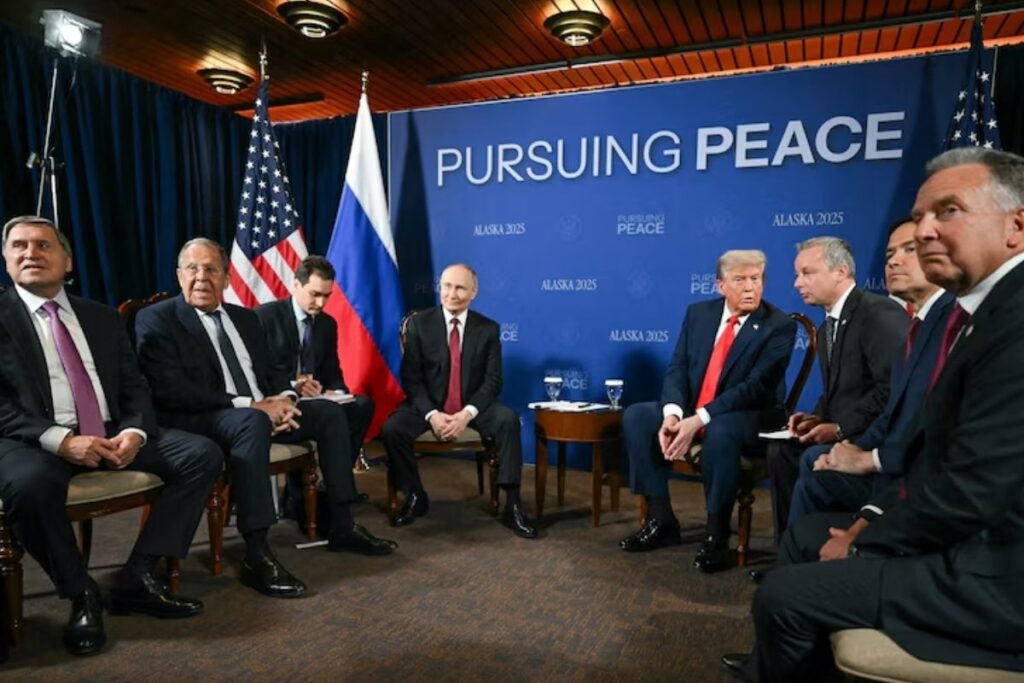 trump ve putin alaska zirvesinde bir araya geldi uce uc formatindaki gorusme yaklasik 3 WjIDHuFt