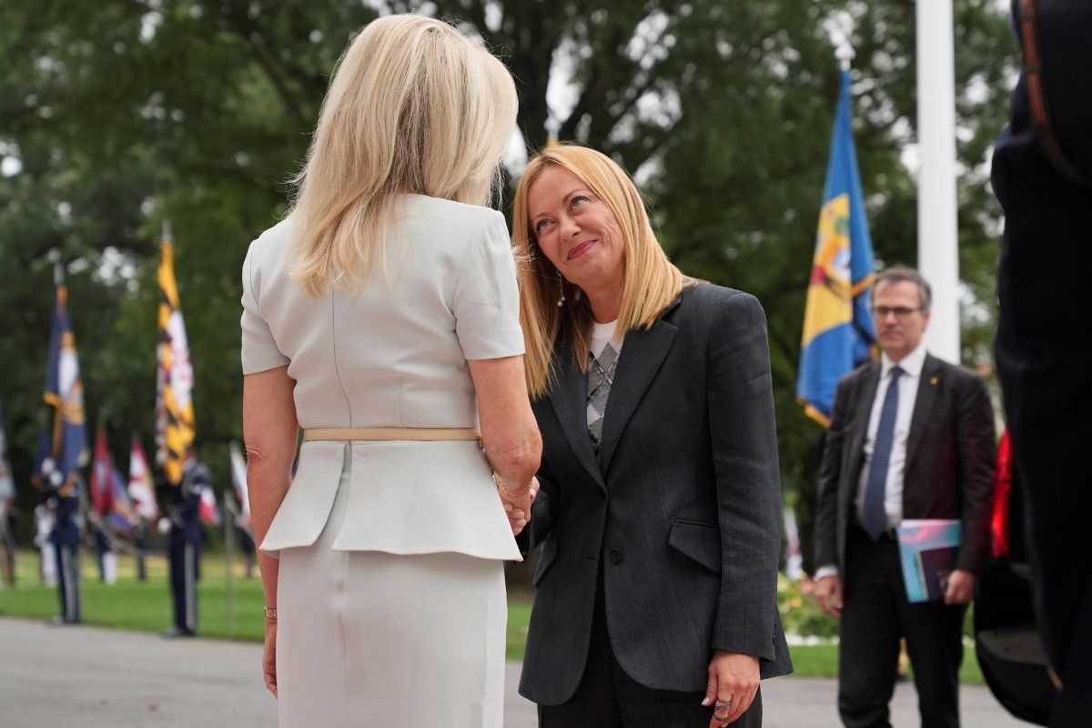 trump zelenski beyaz sarayda bulustu ukraynada barisa ulasma ihtimali yuksek 1 7M1qHH2j