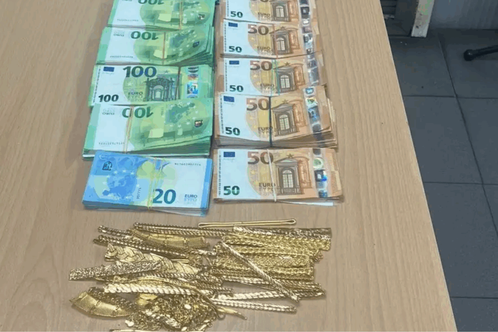 turkiyeye giriyordu corabi ve montundan 166 bin euro 78 milyon tl cikti 1Z64nuyC