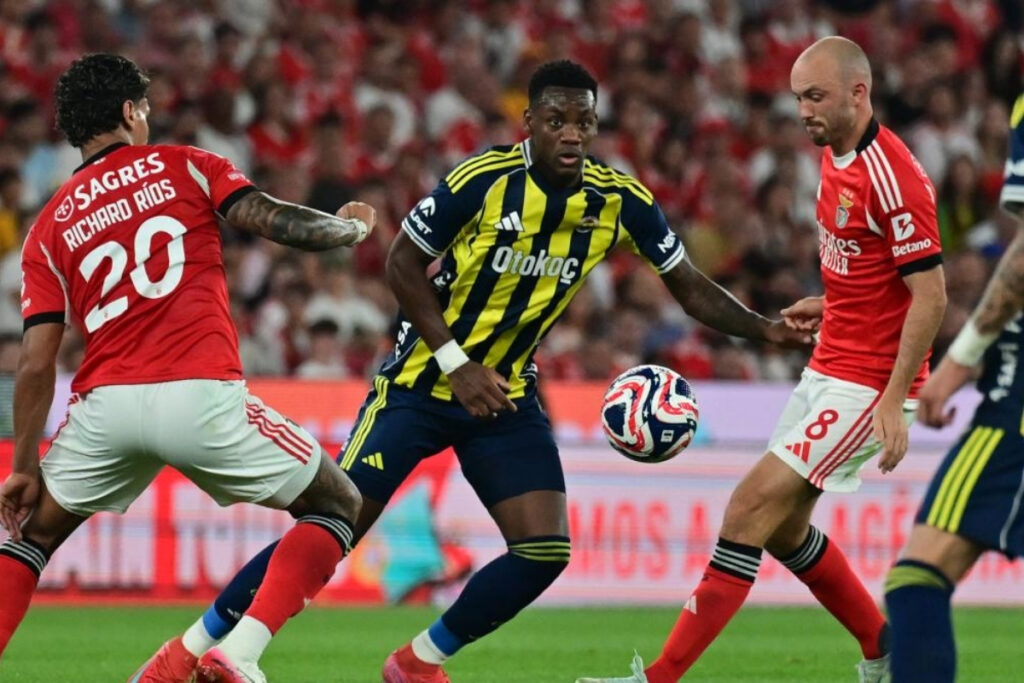 uefa sampiyonlar ligi play off turu fenerbahce benfica macini alman hakem daniel siebert yonetecek iVRm6SM1