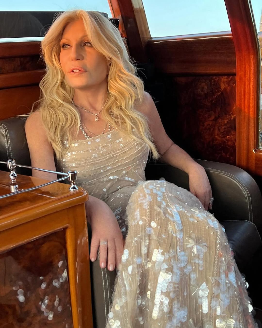 unlu moda tasarimcisi donatella versacenin son halini gorenler taniyamadi 1 nMPnppKs