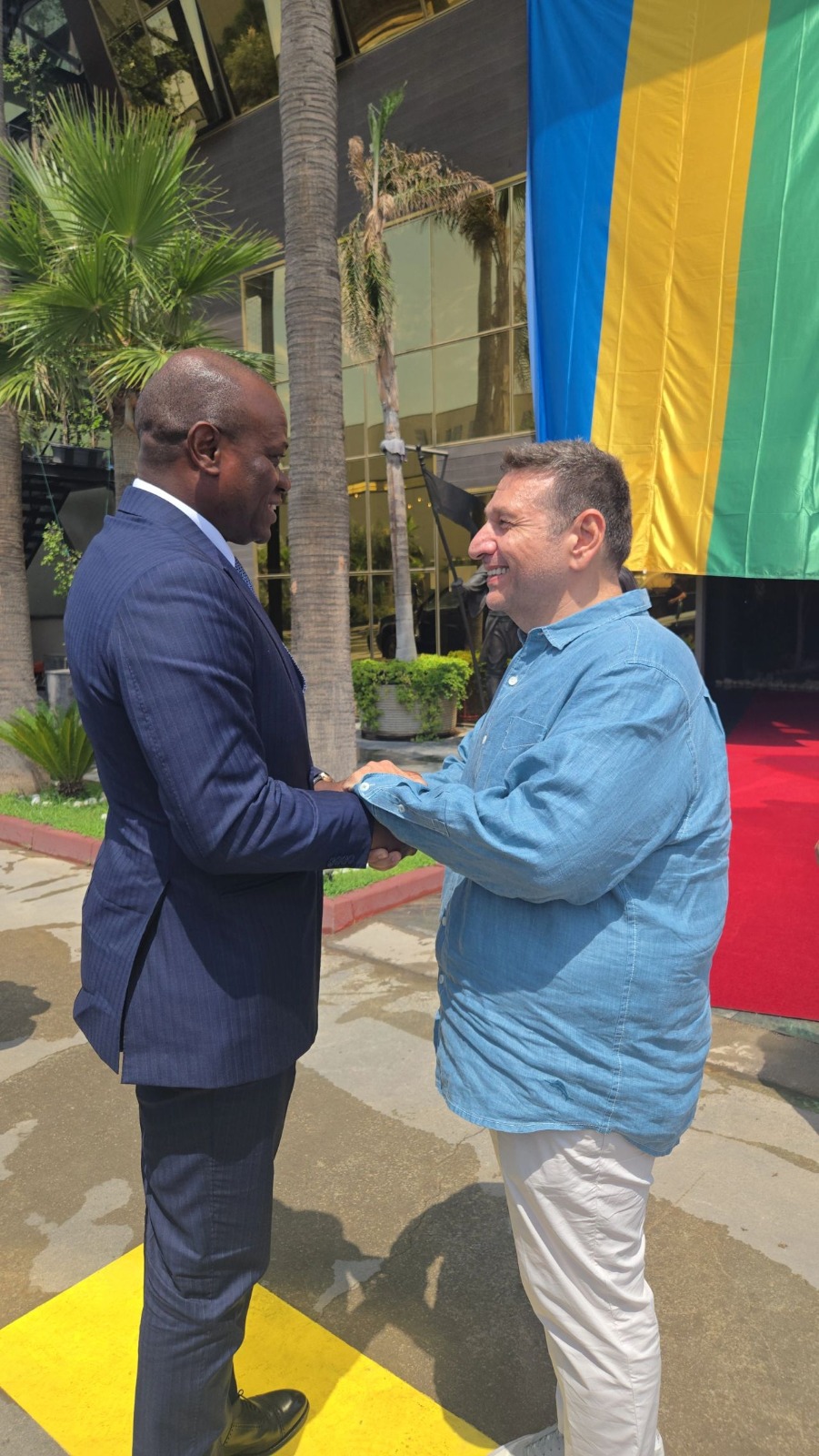 yalovaya gelen gabon cumhurbaskani karpowershipin yeni yuzer santraline gorucu oldu 0 j9OMQfsu