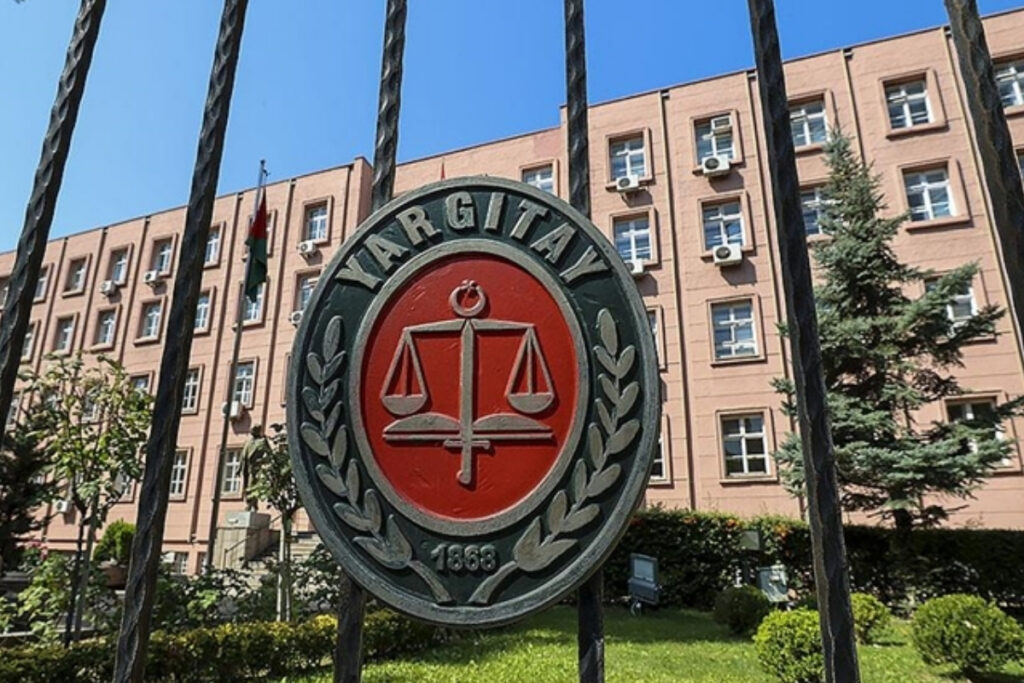 yargitay banyodaki kadini izleyen sanigin eylemini cinsel taciz degil ozel hayatin gizliligini ihlal olarak gULWvXwV