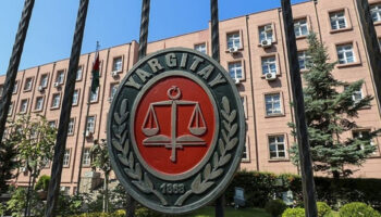 yargitay banyodaki kadini izleyen sanigin eylemini cinsel taciz degil ozel hayatin gizliligini ihlal olarak gULWvXwV