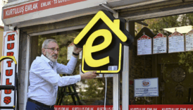 yetkili emlak ofislerine e tabelalarin asilmasina baslandi A58kqyQn