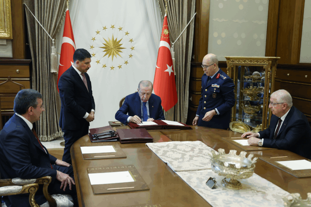 yuksek askeri sura kararlari aciklandi genelkurmay baskani orgeneral selcuk bayraktaroglu oldu JvdYlLsN