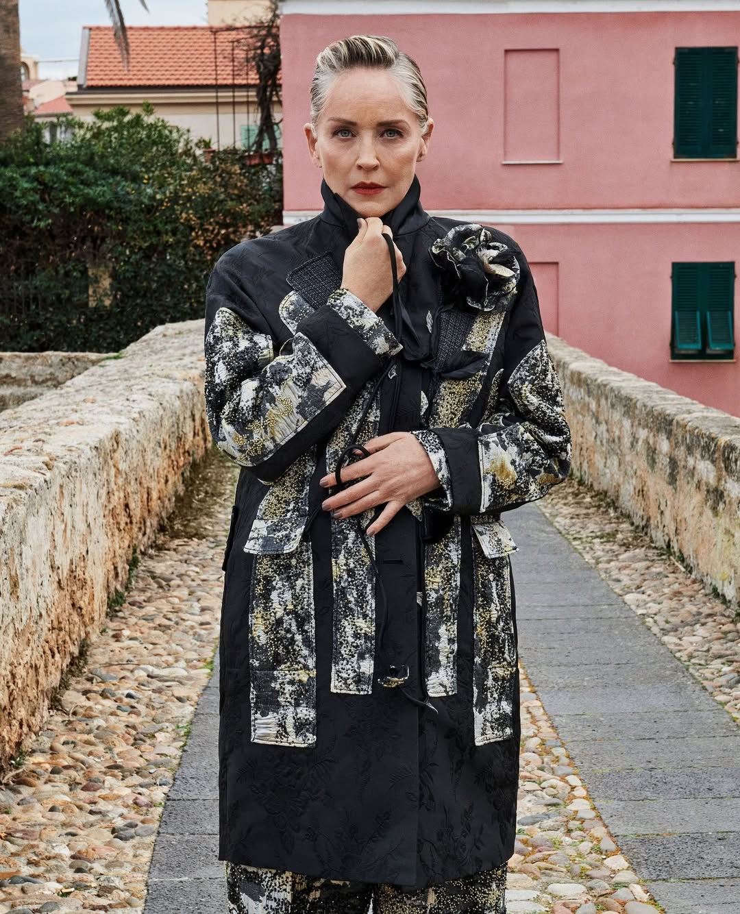 67 yasindaki sharon stone tekne gezisinde verdigi pozla dikkat cekti 1 HXk9lQyv