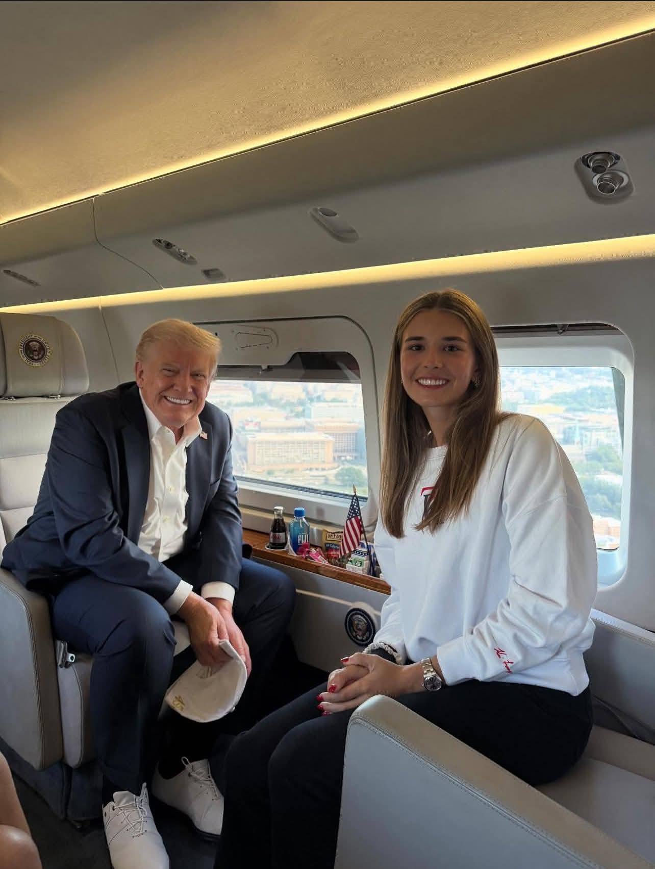 abd baskani donald trumpin torunu kai trump yeni kurdugu giyim markasini tanitmak icin dedesini
