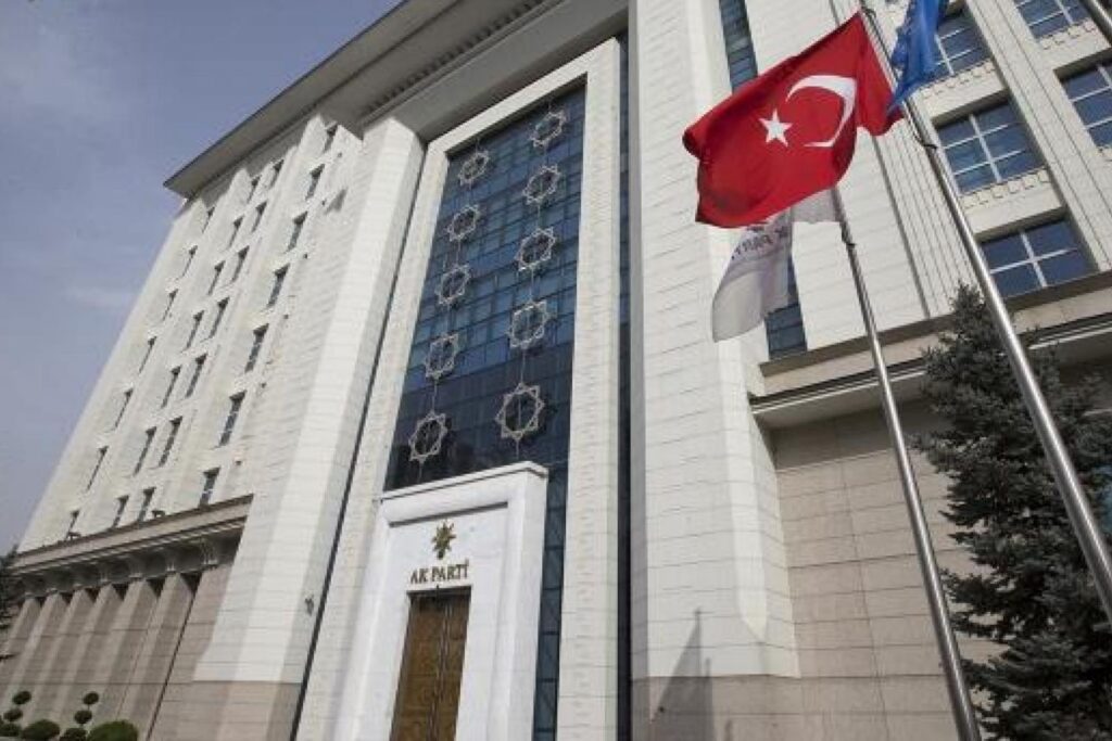 ak parti 8 ilde yeni yonetimlerin goreve baslayacagini bildirdi Lvqd4VDF