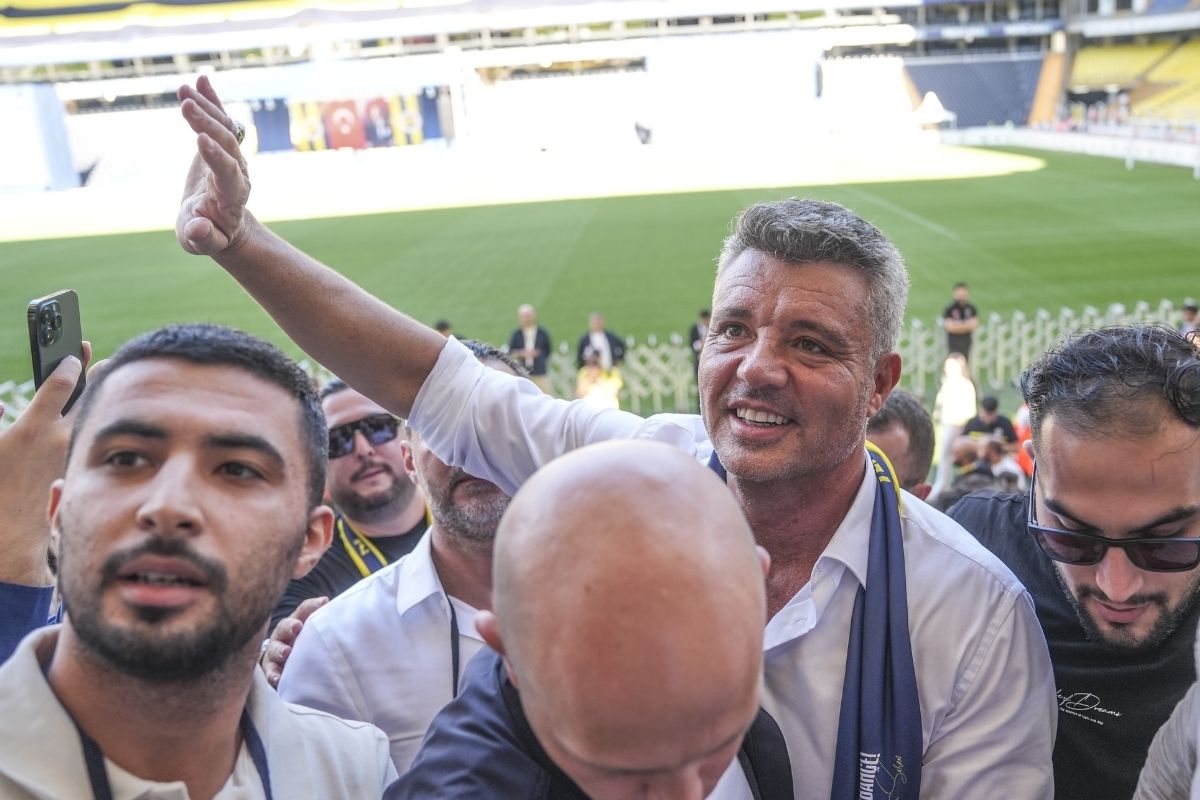 ali kocu baskanlik yarisinda yenen sadettin sarana spor siyaset ve sanat camiasindan tebrik yagdi RTrfrTmc