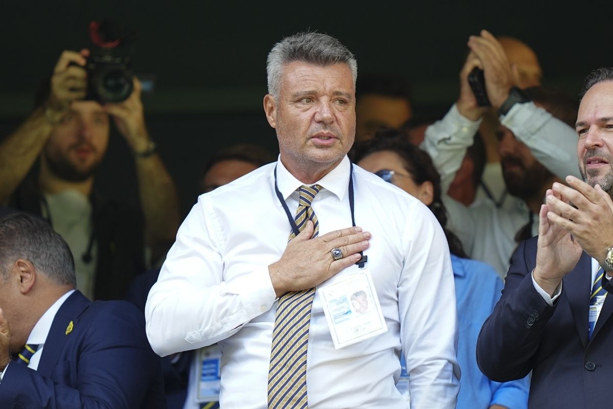 ali kocu baskanlik yarisinda yenen sadettin sarana spor siyaset ve sanat camiasindan tebrik yagdi