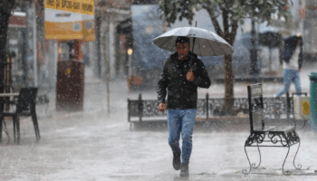 ankara valiligi aksam saatlerinden itibaren kentte yerel kuvvetli saganak beklendigini duyurdu y66FTXjk