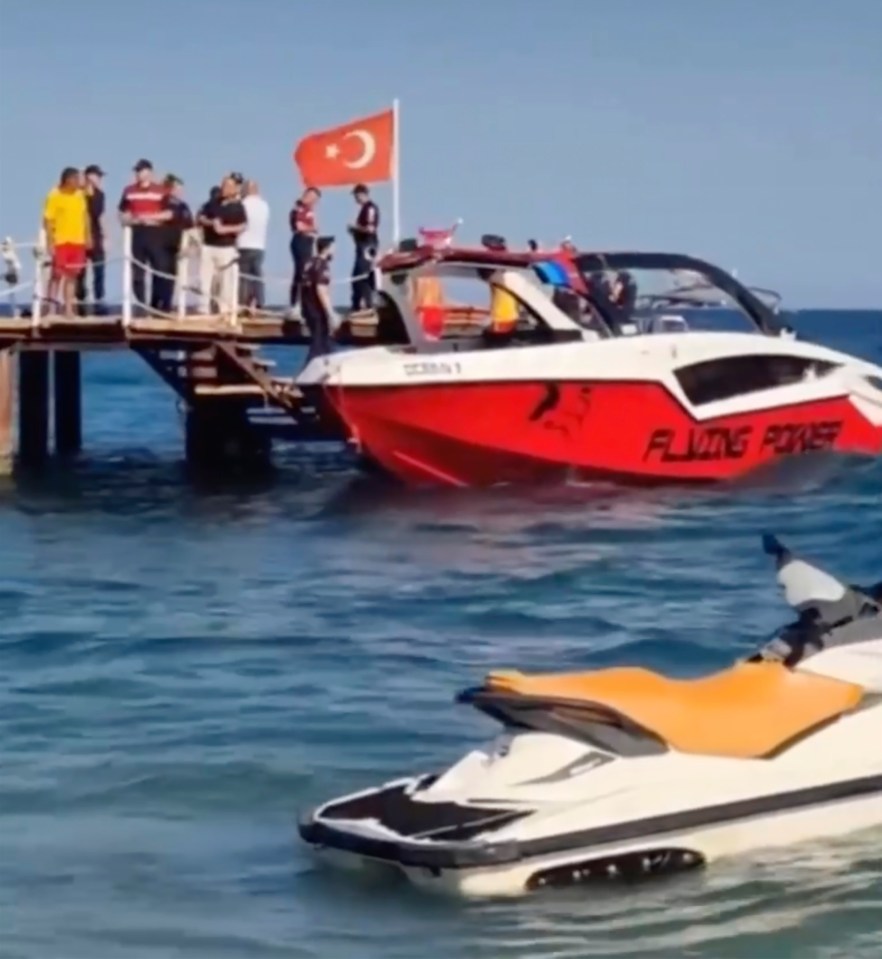 antalyada carptigi turistin olumune neden olan surat teknesinin kaptani tutuklandi 1 1clkAZP2