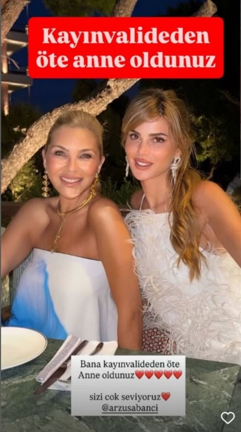 arzu sabanci yeni yasini diger aile uyeleriyle yalisinin rihtiminda kutladi 0 2jRCEtvS