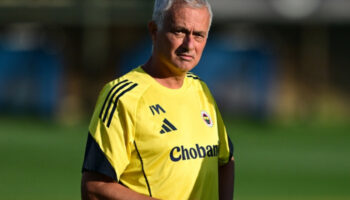 avrupa basini iddia etti mourinho rus kulupleriyle temasa gecti teknik ekibiyle birlikte iki yillik UxTCXtu6
