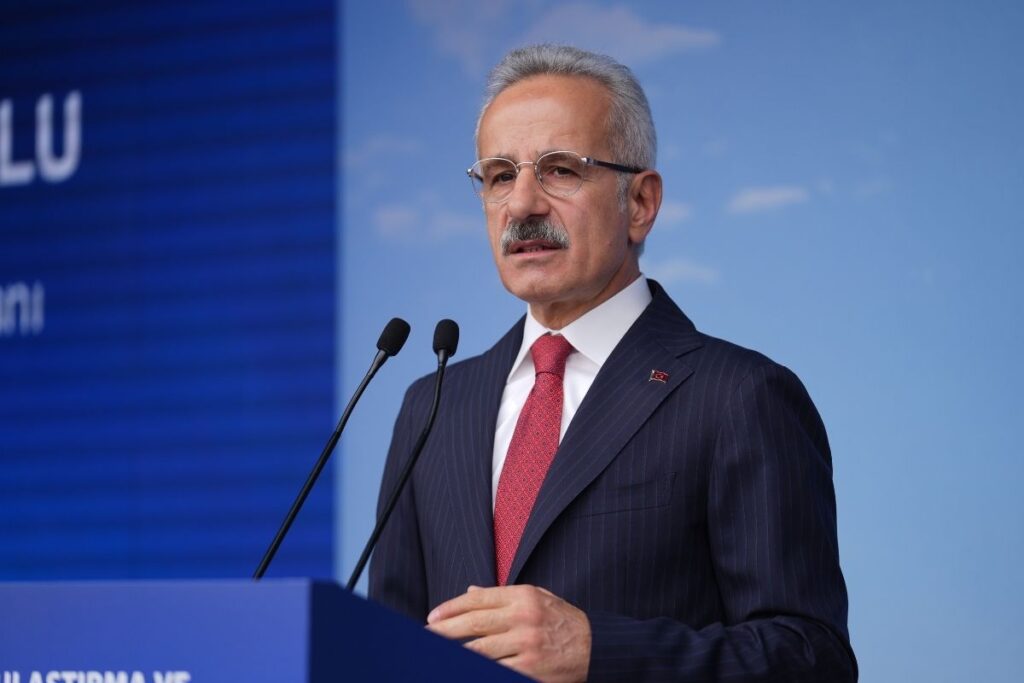 bakan uraloglu biliyoruz ki guclu bir turkiye ancak nitelikli egitim sistemiyle var olabilir PBjxy11N