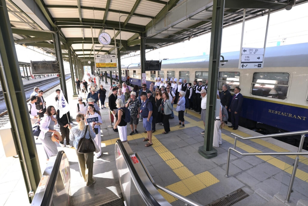 bakan uraloglu duyurdu paris istanbul turistik tren seferleri nostaljik bir yolculuk deneyimi sunacak DgXgb1Py