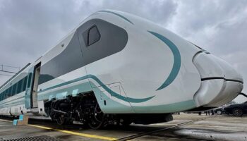 bakan uraloglu milli hizli tren icin ihtiyac duydugumuz enerjiyi artik gunesten elde ediyoruz wcg5T1na