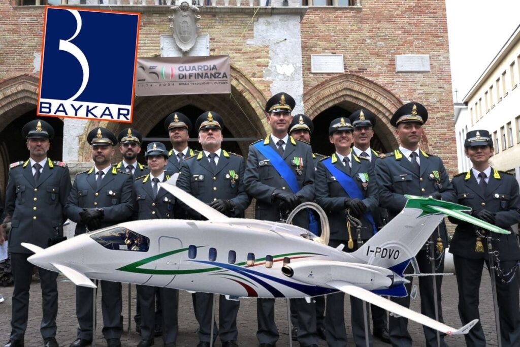 baykarin satin aldigi piaggio aerospace italyan mali polisi guardia di finanzaya bir adet p180 UfwfTSHk