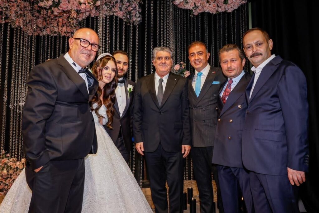 besiktas camiasinin onde gelen isimlerinden erdal keles kizini gorkemli bir dugunle evlendirdi 2OsHcjxn