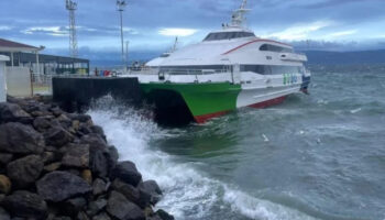 bursa deniz otobuslerinin bazi seferlerine firtina iptali QXDbavgP