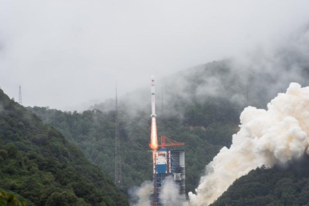 cin deneme ve yorunge testlerinde kullanilan siyan sinifi iki test uydusunu firlatti RmHRFy4d