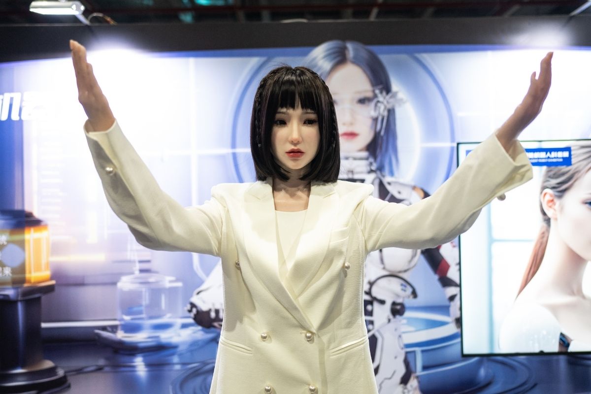 cinde yapay zeka robotlar gorucuye cikti 2 29t4Oe2t