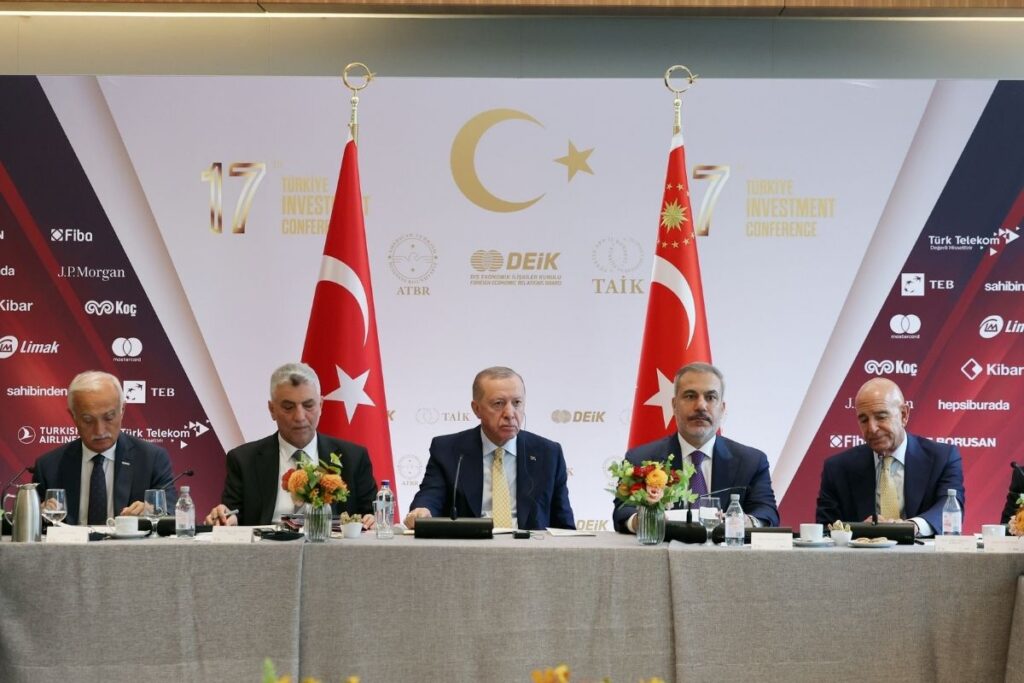 cumhurbaskani erdogan sektorel yuvarlak masa formatinda turk yatirim konferansina katildi tlzrFeqt