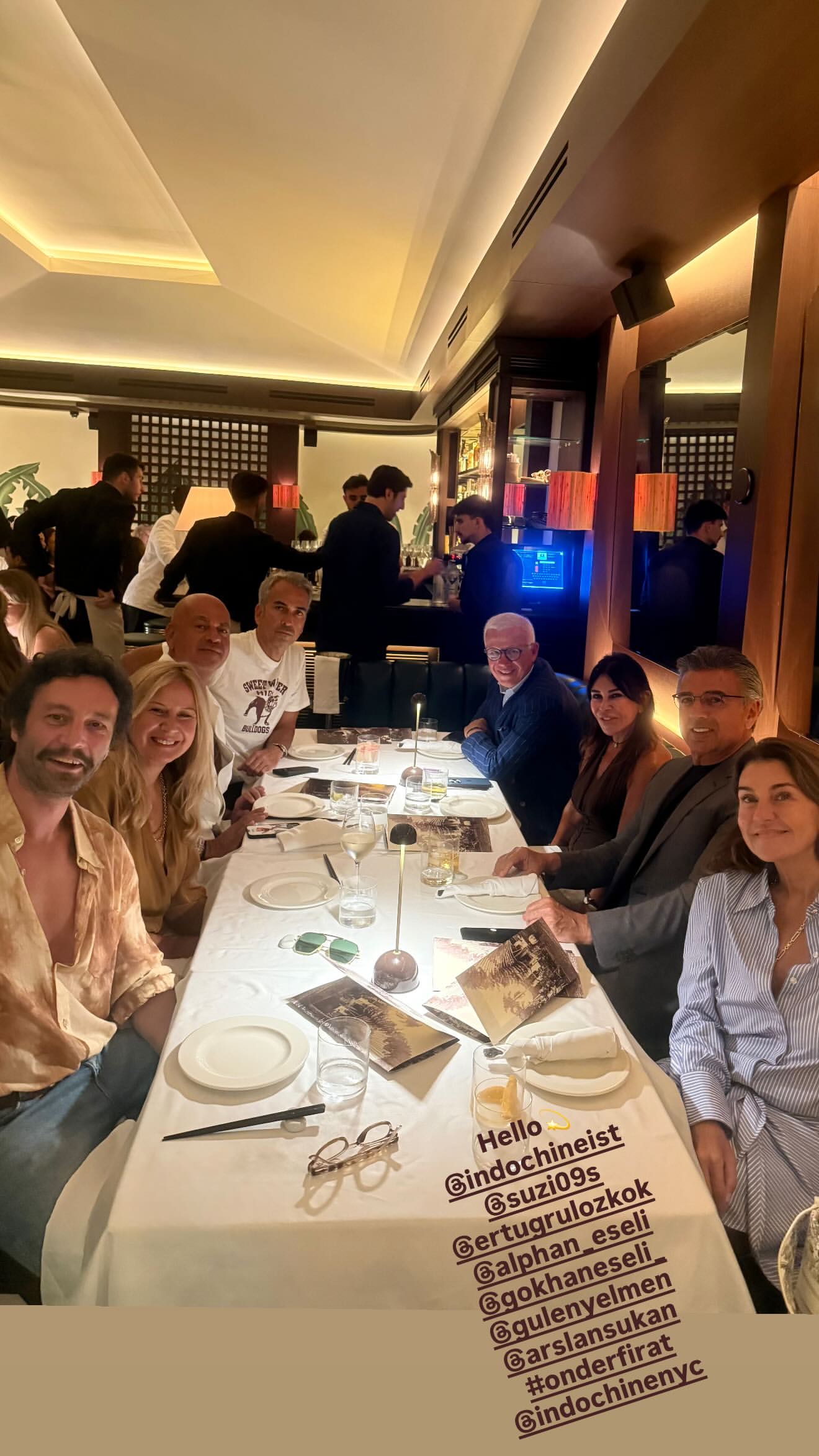 ekip yeniden toplandi ertugrul ozkok suzan sabanci ve dostlariyla bulustu 0 LRA6pNiU