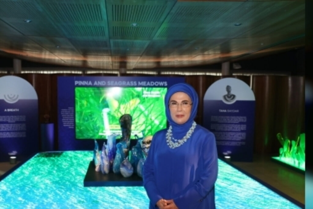 emine erdogan sifir atik mavi projesi sergisi ve kulturel etkinliklerle cevre aile ve saglik LMa4AeKk