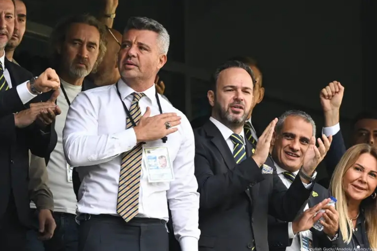 ertugrul ozkokun gozunden fenerbahcenin yeni patronu sadettin saran siki ataturkcu agzina icki koymaz sigara suldqtVI