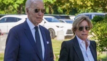 eski abd baskani joe biden cilt kanseri ameliyati oldu MDtZL9i2