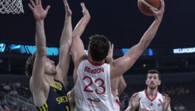 eurobasket 2025te 12 dev adam isveci maglup ederek ceyrek finale yukseldi lO1a83th