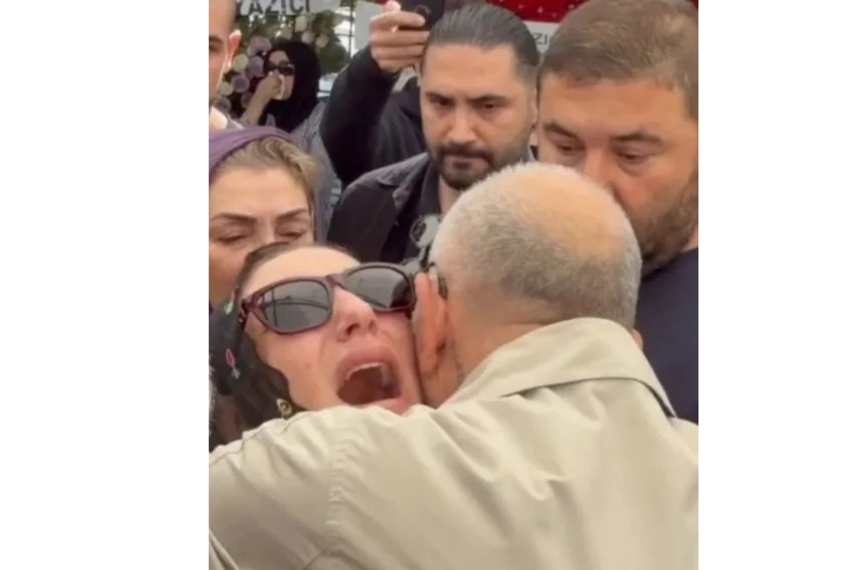 evinin camindan duserek olen arabesk muziginin unlu ismi gullu son yolculuguna ugurlandi kizi tuyan O3LJWkdw